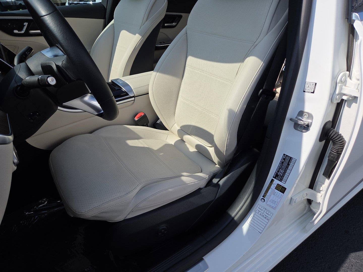 Used 2025 Mercedes-Benz C 300 4MATIC Sedan image 20