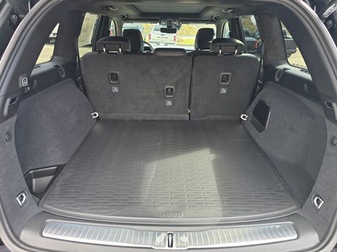New 2025 Jeep Grand Cherokee Summit image 13