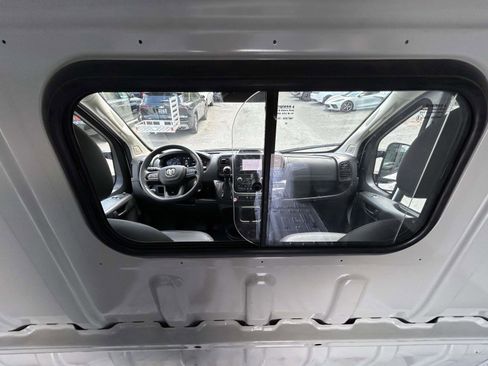 Used 2025 RAM ProMaster 2500 w/ Convenience Group FWD image 13