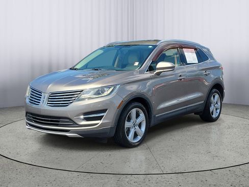 Used 2017 Lincoln MKC Premiere FWD image 3