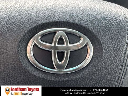 Used 2017 Toyota Sienna LE image 31