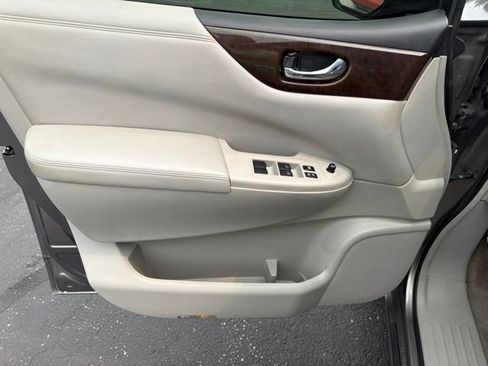 Used 2015 Nissan Quest SV FWD image 12