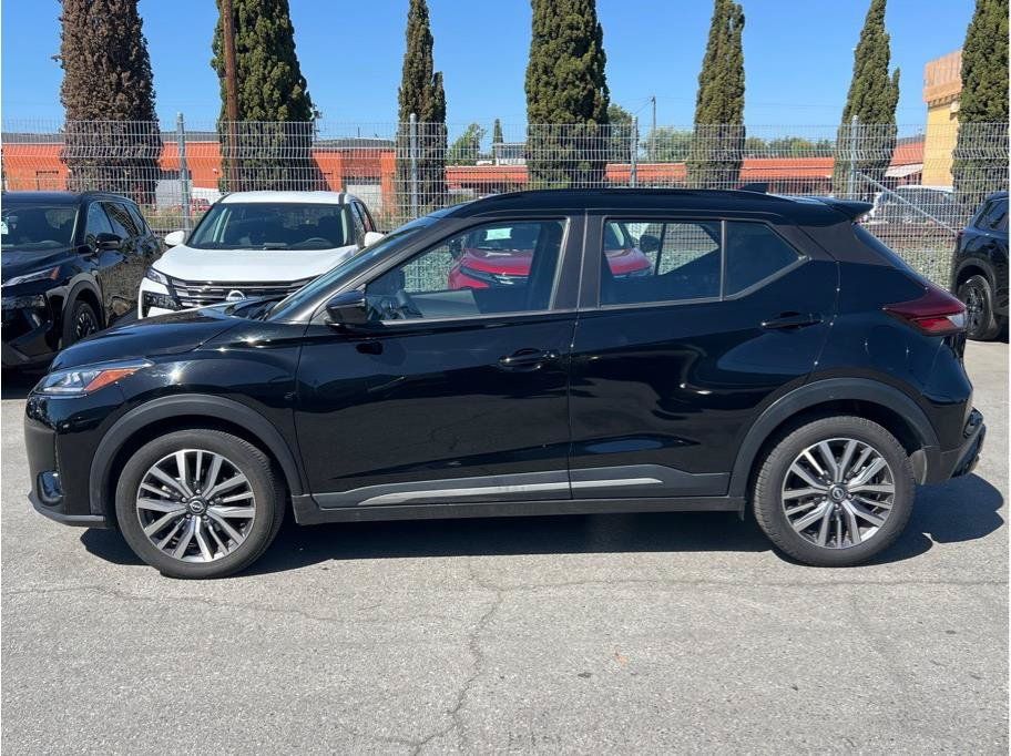 Used 2024 Nissan Kicks SR FWD image 7