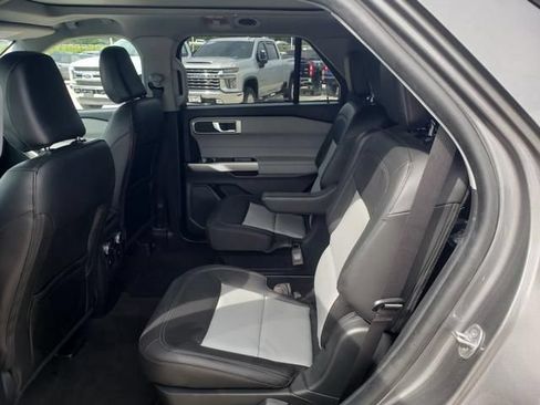 Used 2023 Ford Explorer XLT w/ Equipment Group 202A AWD/4WD image 14