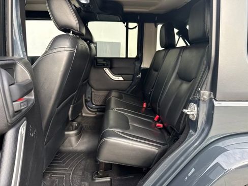 Used 2016 Jeep Wrangler Unlimited Sahara w/ Connectivity Group image 20