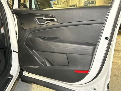 New 2026 Kia Sportage LX image 11