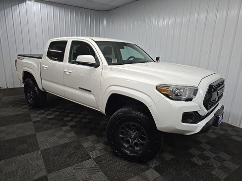 Used 2022 Toyota Tacoma SR AWD/4WD image 7