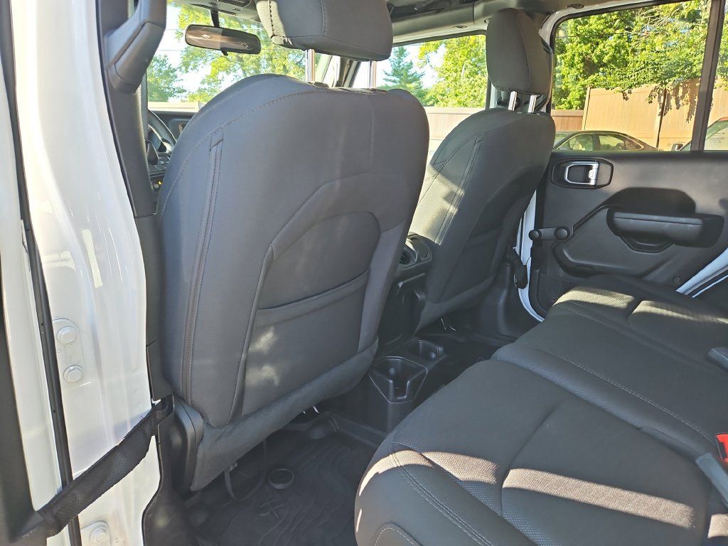 Used 2022 Jeep Wrangler Unlimited Sport AWD/4WD image 17