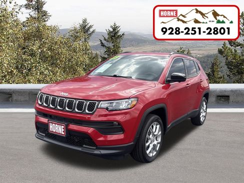 Used 2023 Jeep Compass Latitude AWD/4WD image 1