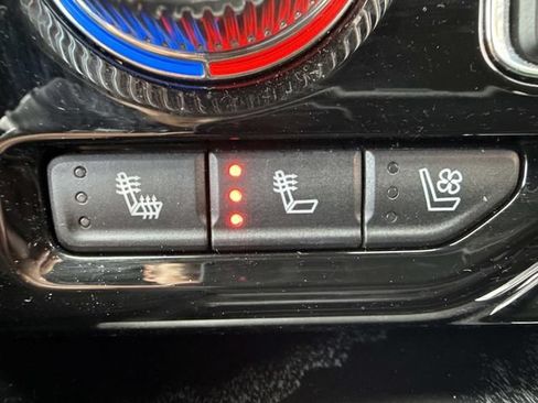 Used 2023 GMC Yukon Denali w/ Advanced Technology Package AWD/4WD image 78