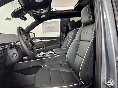 New 2025 Cadillac Escalade Sport w/ Touring Package image 13