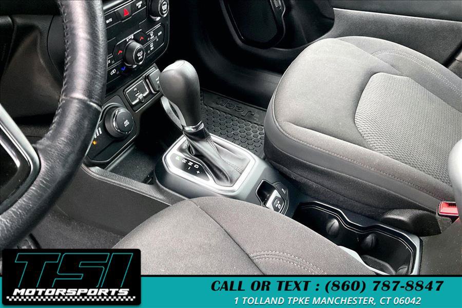 Used 2020 Jeep Renegade Altitude AWD/4WD image 13
