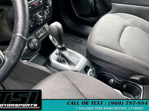 Used 2020 Jeep Renegade Altitude AWD/4WD image 13