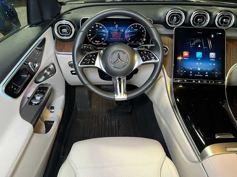 Certified 2025 Mercedes-Benz GLC 300 4MATIC image 44