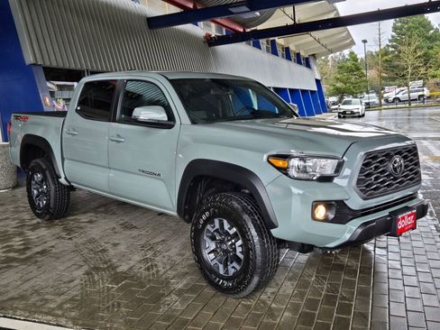 Used 2023 Toyota Tacoma TRD Off-Road w/ Technology Package image 1