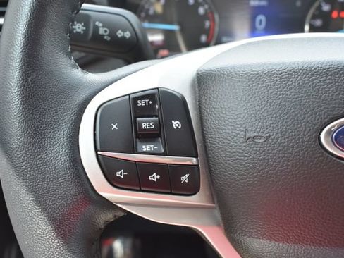Used 2023 Ford Explorer XLT AWD/4WD image 21