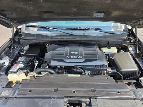 Used 2018 Nissan Titan SV image 20