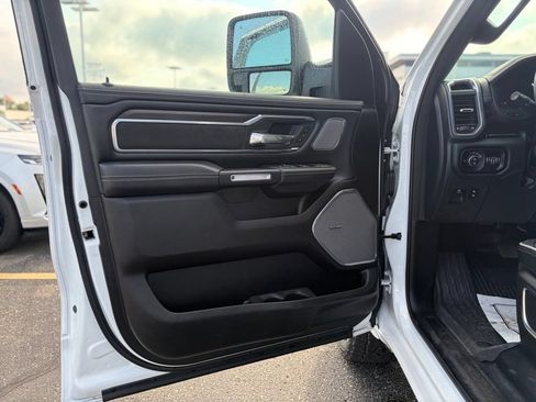 Used 2025 RAM 1500 Laramie w/ Night Edition AWD/4WD image 23