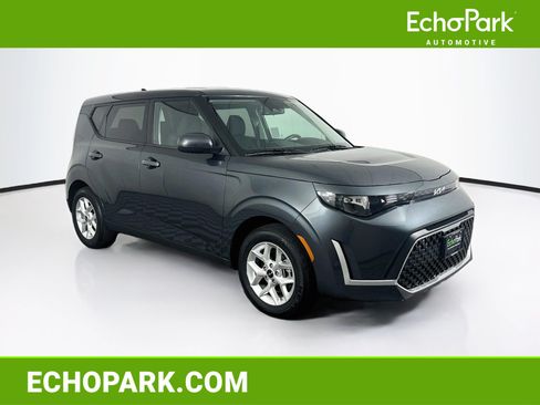 Used 2025 Kia Soul LX w/ LX Technology Package FWD image 1