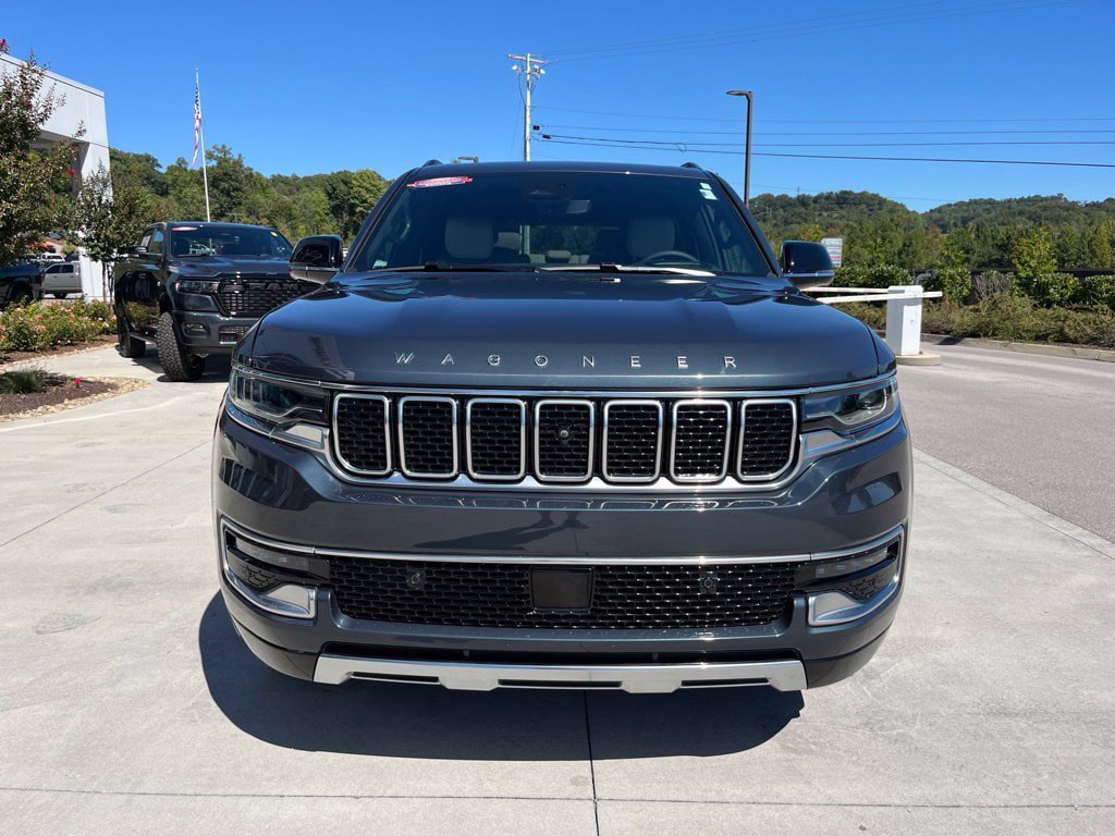 Used 2025 Jeep Wagoneer Series III w/ Premium Group I AWD/4WD image 32