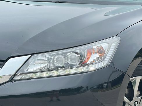 Used 2013 Honda Accord Touring image 4