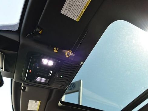 New 2026 Volkswagen Tiguan SE R-Line image 21