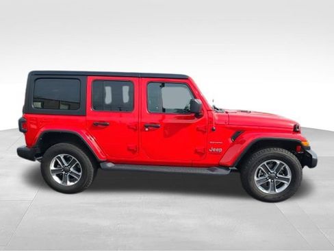 Used 2022 Jeep Wrangler Unlimited Sahara w/ Cold Weather Group AWD/4WD image 2