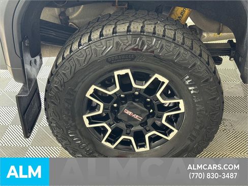 Used 2024 GMC Sierra 2500 AT4X image 21