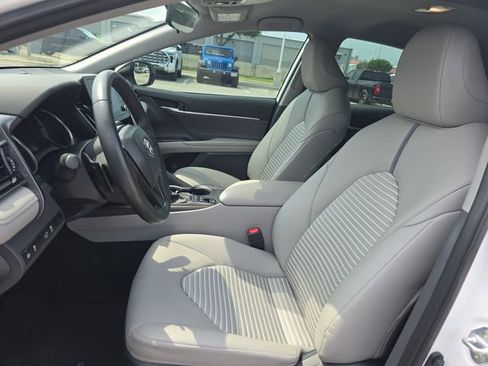 Used 2023 Toyota Camry SE FWD image 14