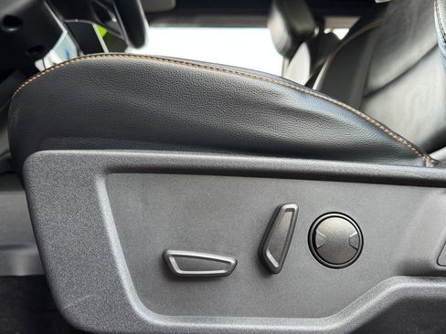 Used 2024 Ford Bronco Badlands image 16