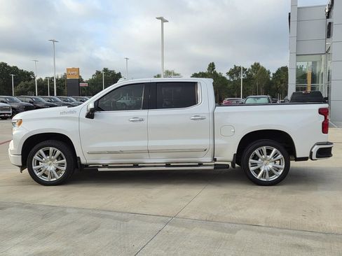 Used 2023 Chevrolet Silverado 1500 High Country w/ High Country Premium Package AWD/4WD image 4