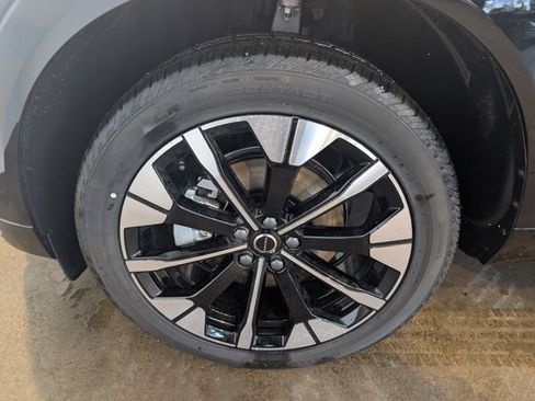 New 2026 Volvo XC60 B5 Plus w/ Protection Package Premier image 7