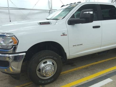 Used 2024 RAM 3500 SLT w/ Quick Order Package 2YG SLT AWD/4WD image 4