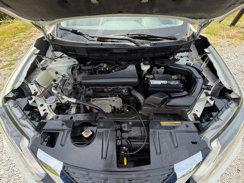 Used 2018 Nissan Rogue SV AWD/4WD image 46