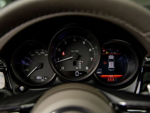 Certified 2025 Porsche Macan image 31