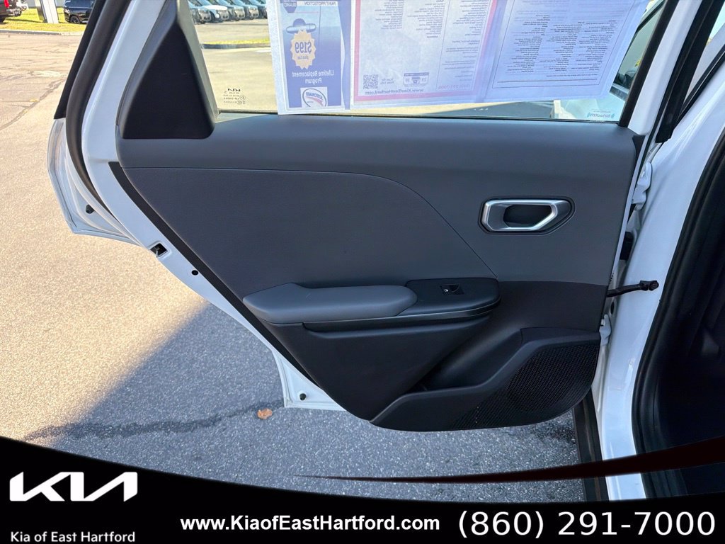 Used 2025 Kia K4 FWD image 17