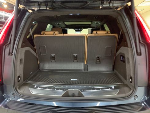 Used 2021 Cadillac Escalade Sport w/ Driver Assist Tech Package image 44