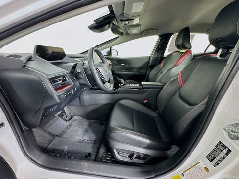 Used 2025 Toyota Prius Plug-In Hybrid FWD image 12