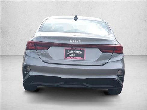 Used 2024 Kia Forte LXS w/ LXS Technology Package image 7
