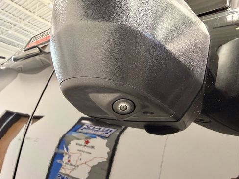 Used 2024 GMC Sierra 2500 AT4 w/ AT4 Premium Plus Package image 22