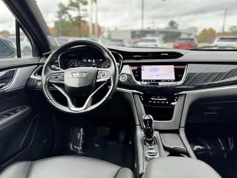Used 2024 Cadillac XT6 Premium Luxury w/ Technology Package image 13
