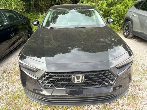 Used 2025 Honda Accord LX image 6