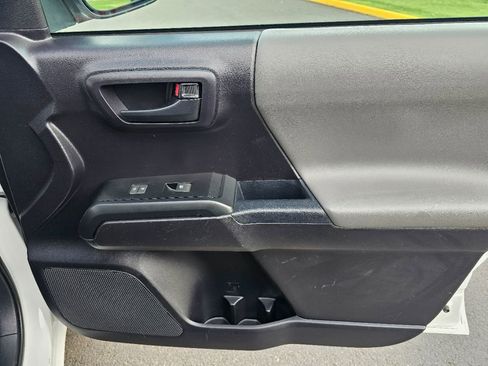 Used 2020 Toyota Tacoma SR image 15