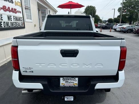 Used 2025 Toyota Tacoma SR5 AWD/4WD image 6