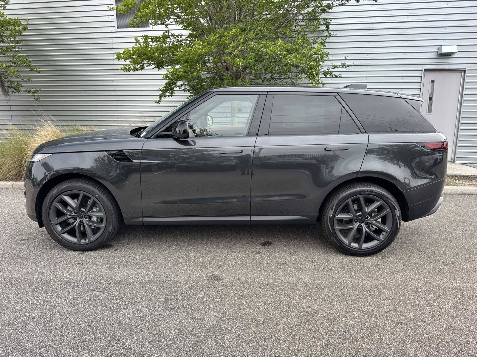 New 2026 Land Rover Range Rover Sport SE AWD/4WD image 2