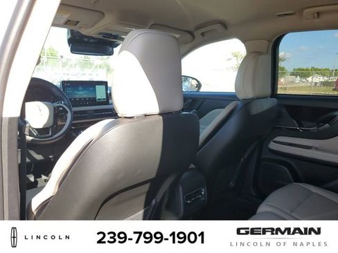 New 2026 Lincoln Corsair Premiere image 20