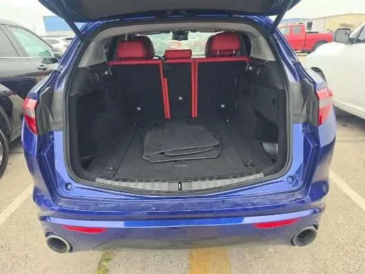 Used 2021 Alfa Romeo Stelvio Ti AWD/4WD image 8