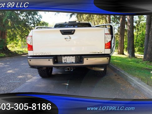 Used 2019 Nissan Titan PRO-4X w/ Pro-4x Convenience Package AWD/4WD image 33