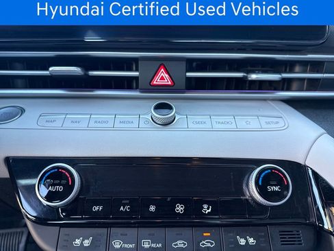 Certified 2023 Hyundai Elantra Limited w/ Preferred Accessory Package image 24