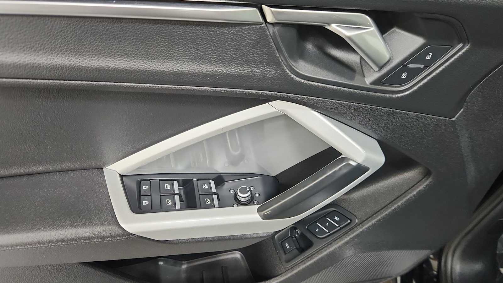 Used 2023 Audi Q3 2.0T Premium AWD/4WD image 15